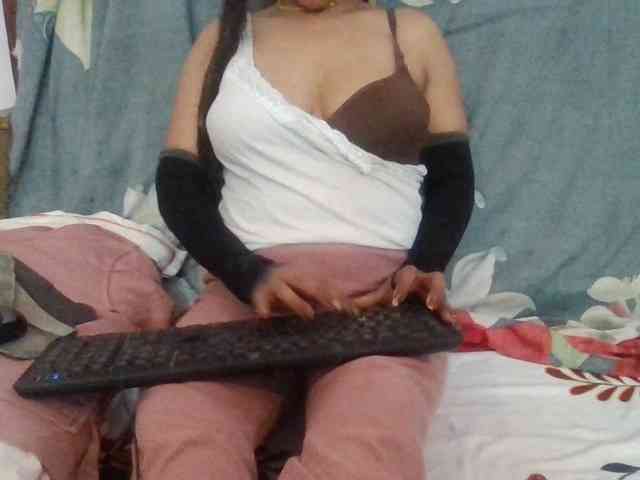 Anjali_dogra webcam