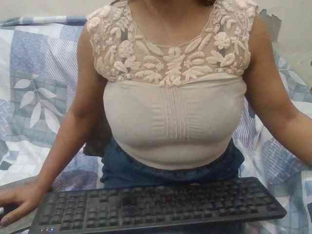 Anjali_dogra webcam