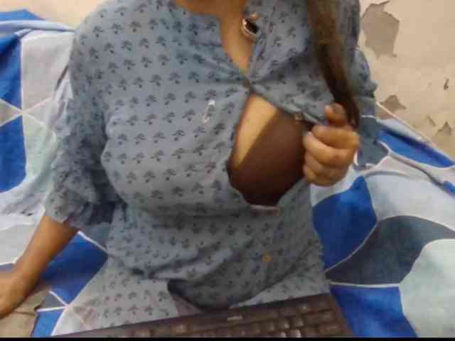 Anjali_dogra webcam