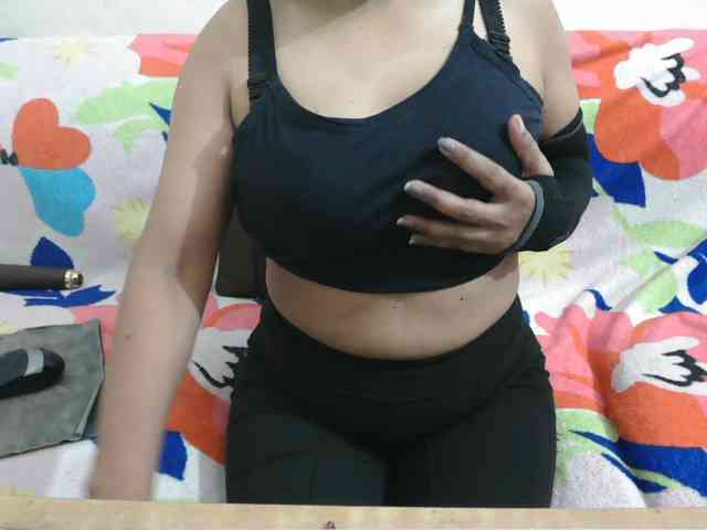Anjali_dogra webcam