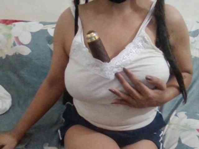 Anjali_dogra webcam