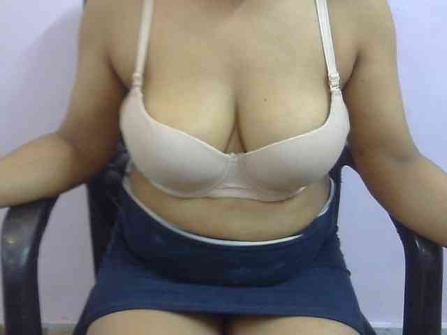 Anjali_dogra webcam