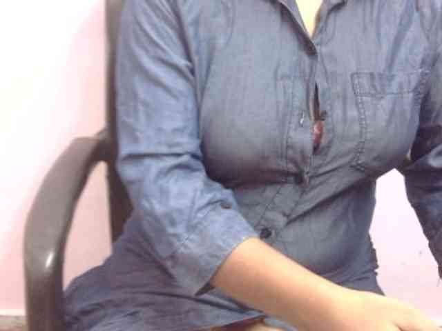 Anjali_dogra webcam