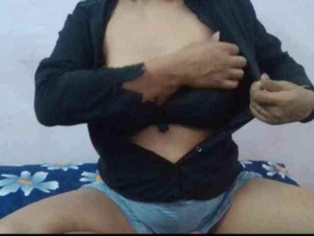 Anjali_dogra webcam