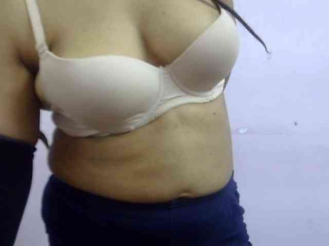 Anjali_dogra webcam