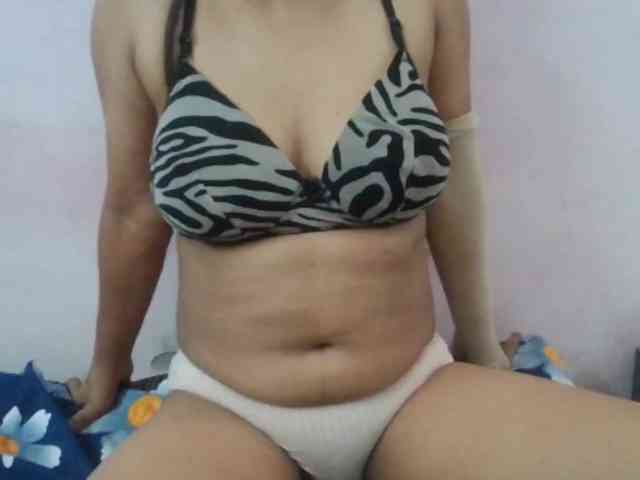 Anjali_dogra webcam