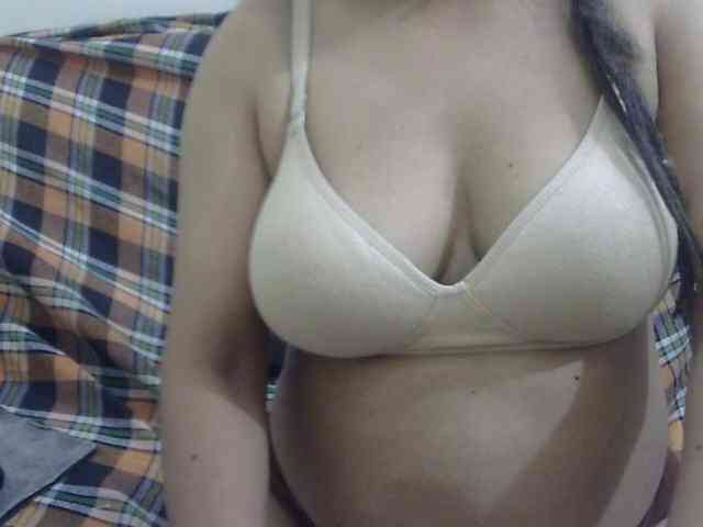 Anjali_dogra webcam
