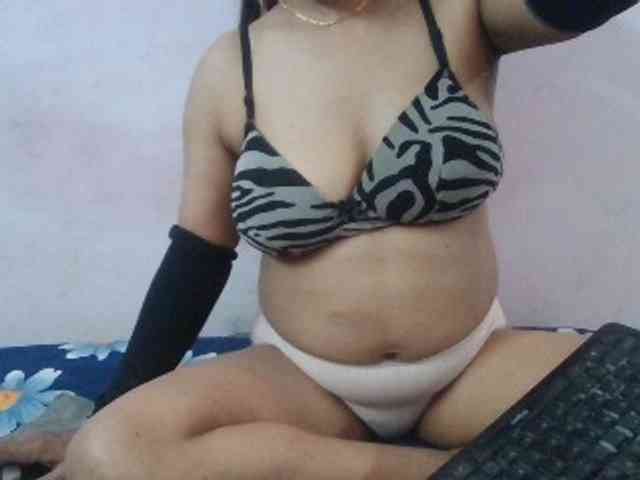 Anjali_dogra webcam
