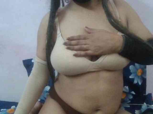 Anjali_dogra webcam
