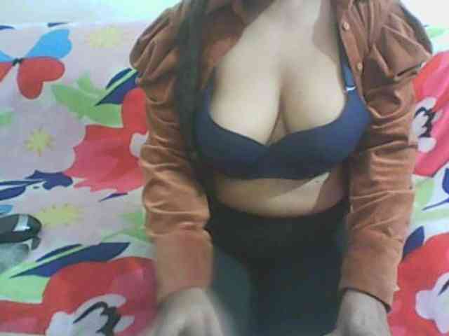 Anjali_dogra webcam