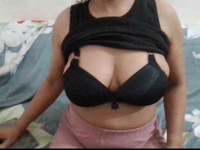 Anjali_dogra webcam