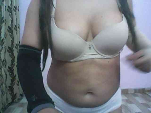 Anjali_dogra webcam