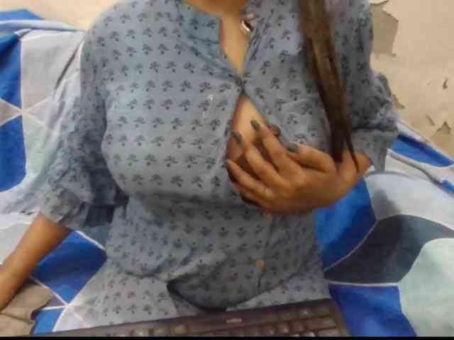 Anjali_dogra webcam