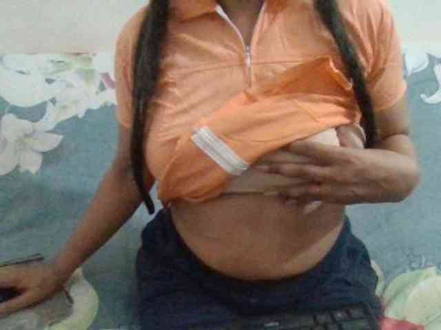 Anjali_dogra webcam