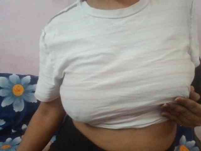 Anjali_dogra webcam