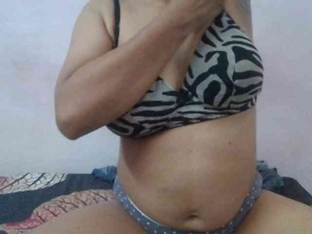 Anjali_dogra webcam