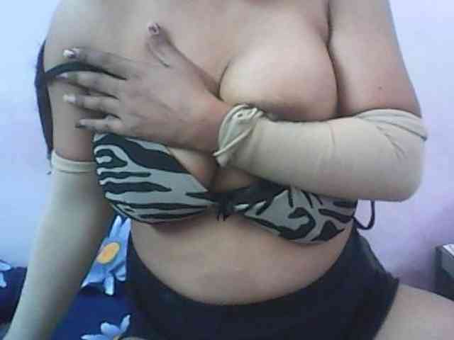Anjali_dogra webcam