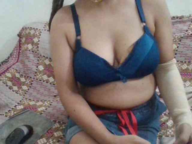 Anjali_dogra webcam