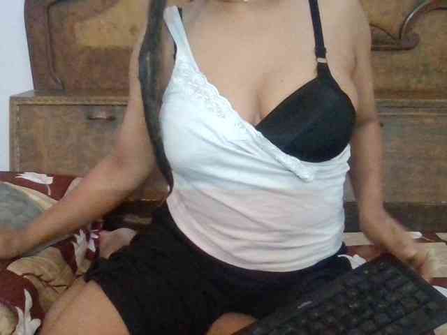 Anjali_dogra webcam