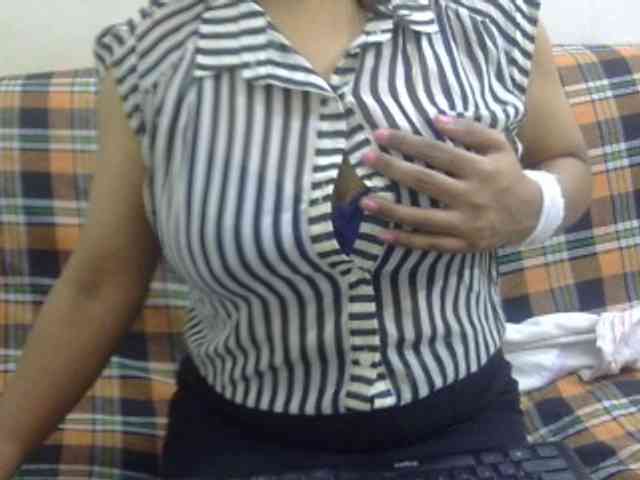Anjali_dogra webcam