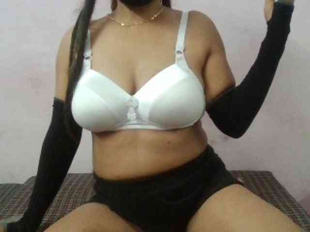 Anjali_dogra webcam