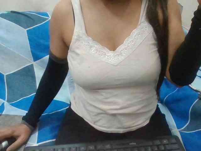 Anjali_dogra webcam