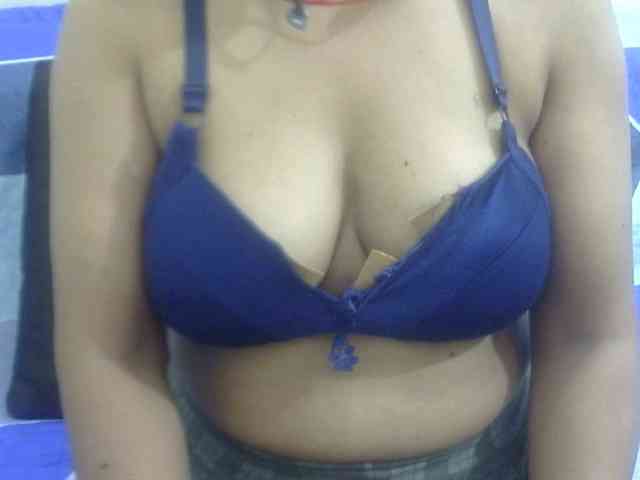 Anjali_dogra webcam