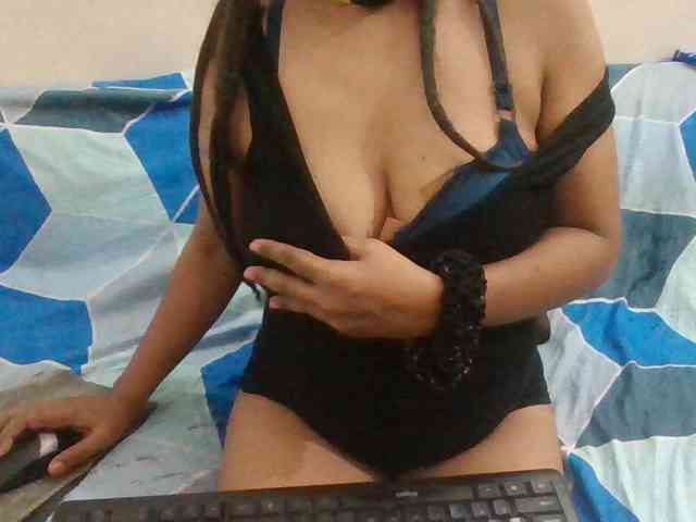 Anjali_dogra webcam