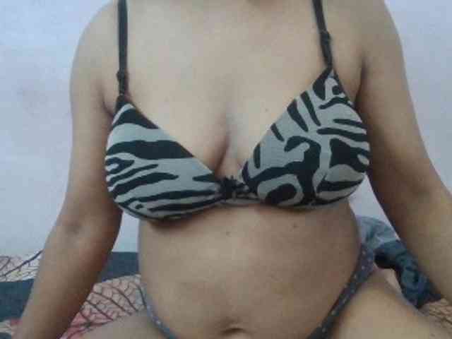 Anjali_dogra webcam