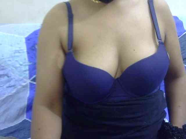 Anjali_dogra webcam
