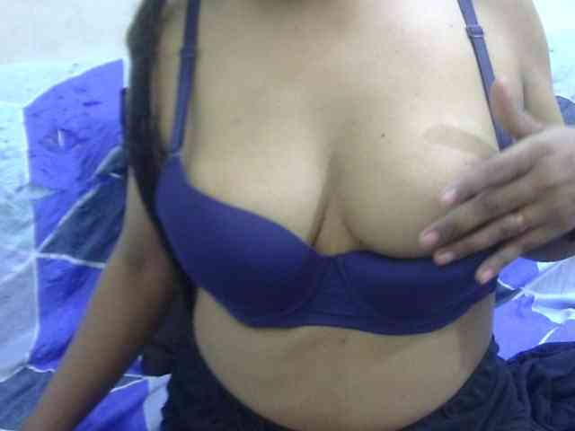 Anjali_dogra webcam