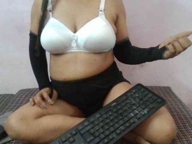 Anjali_dogra webcam