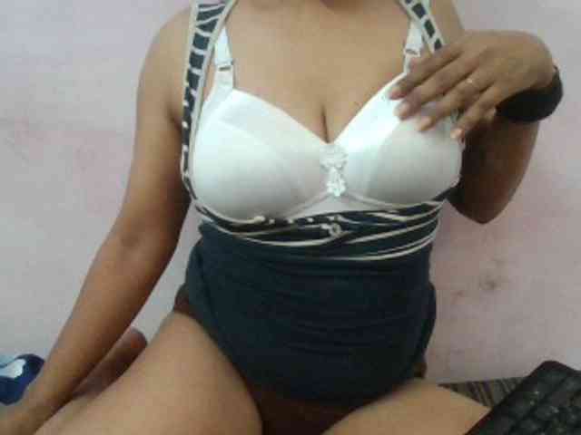 Anjali_dogra webcam