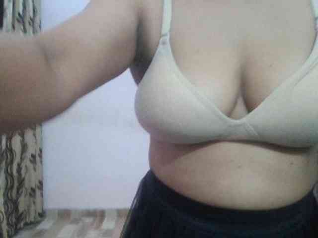 Anjali_dogra webcam
