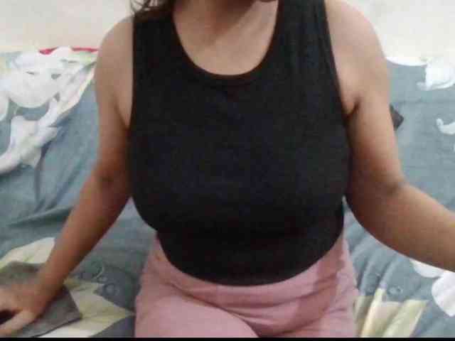 Anjali_dogra webcam