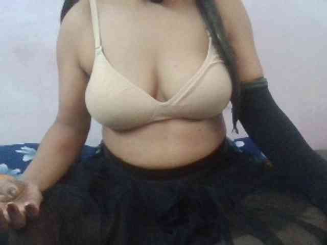 Anjali_dogra webcam