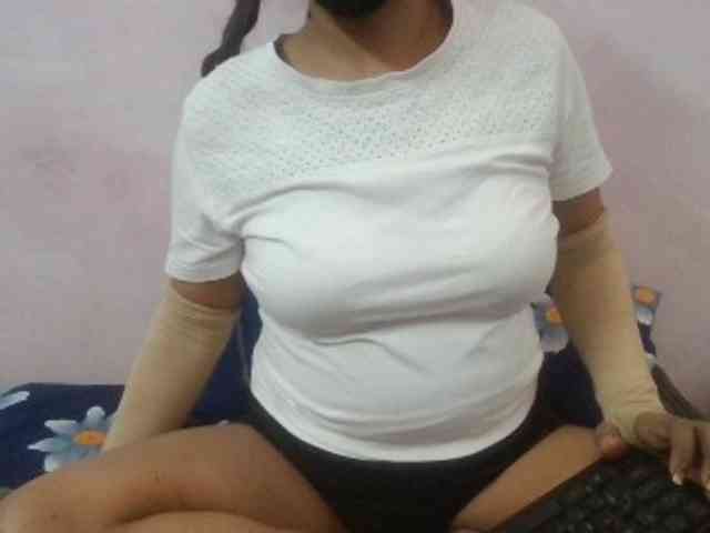 Anjali_dogra webcam