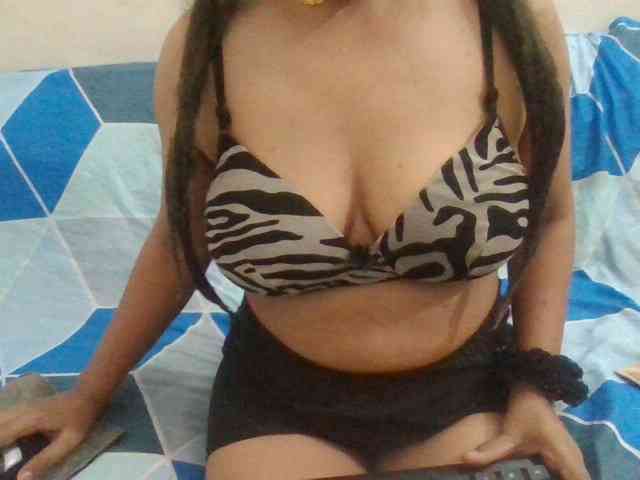 Anjali_dogra webcam