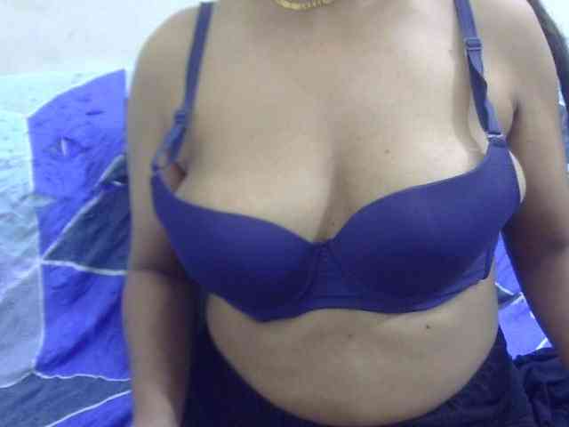 Anjali_dogra webcam