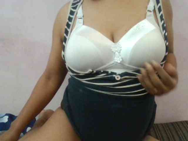 Anjali_dogra webcam