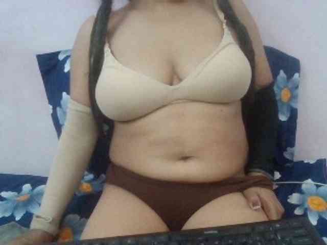 Anjali_dogra webcam