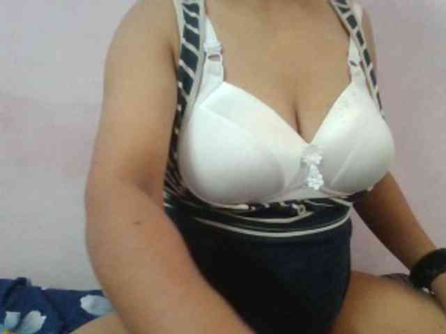 Anjali_dogra webcam