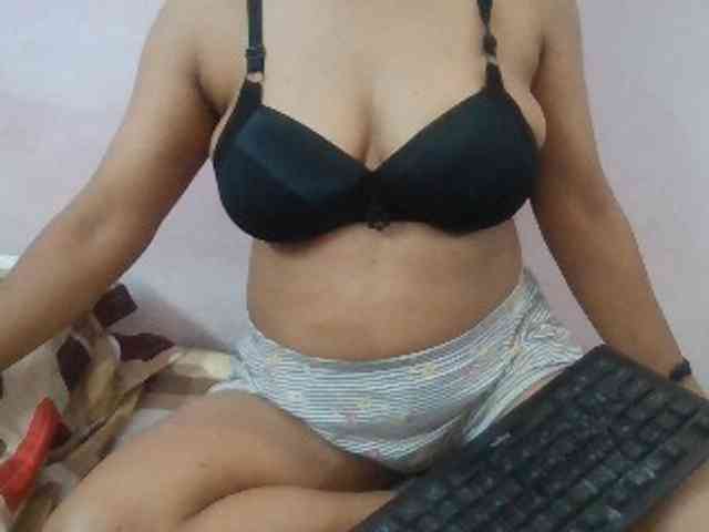Anjali_dogra webcam