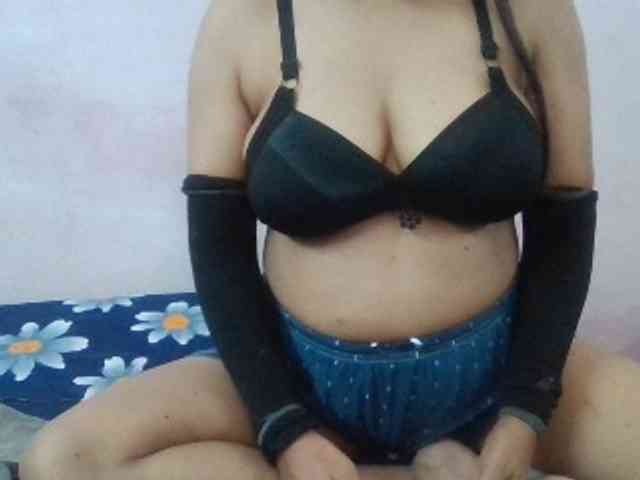 Anjali_dogra webcam