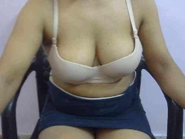 Anjali_dogra webcam