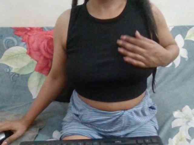 Anjali_dogra webcam