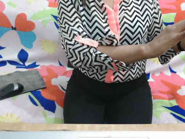 Anjali_dogra webcam