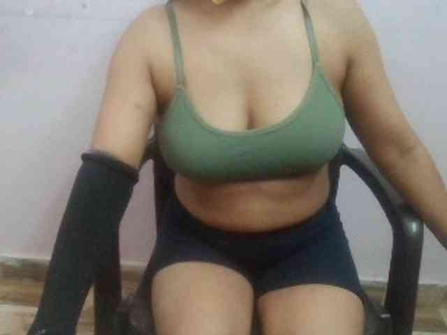 Anjali_dogra webcam