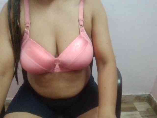 Anjali_dogra webcam