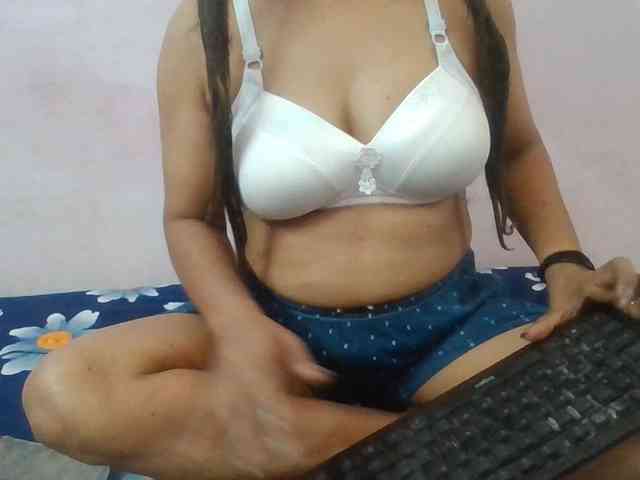 Anjali_dogra webcam